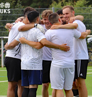 Team steht eng zusammen