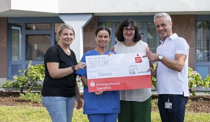 K&uuml;kenkoje Spenden&uuml;bergabe